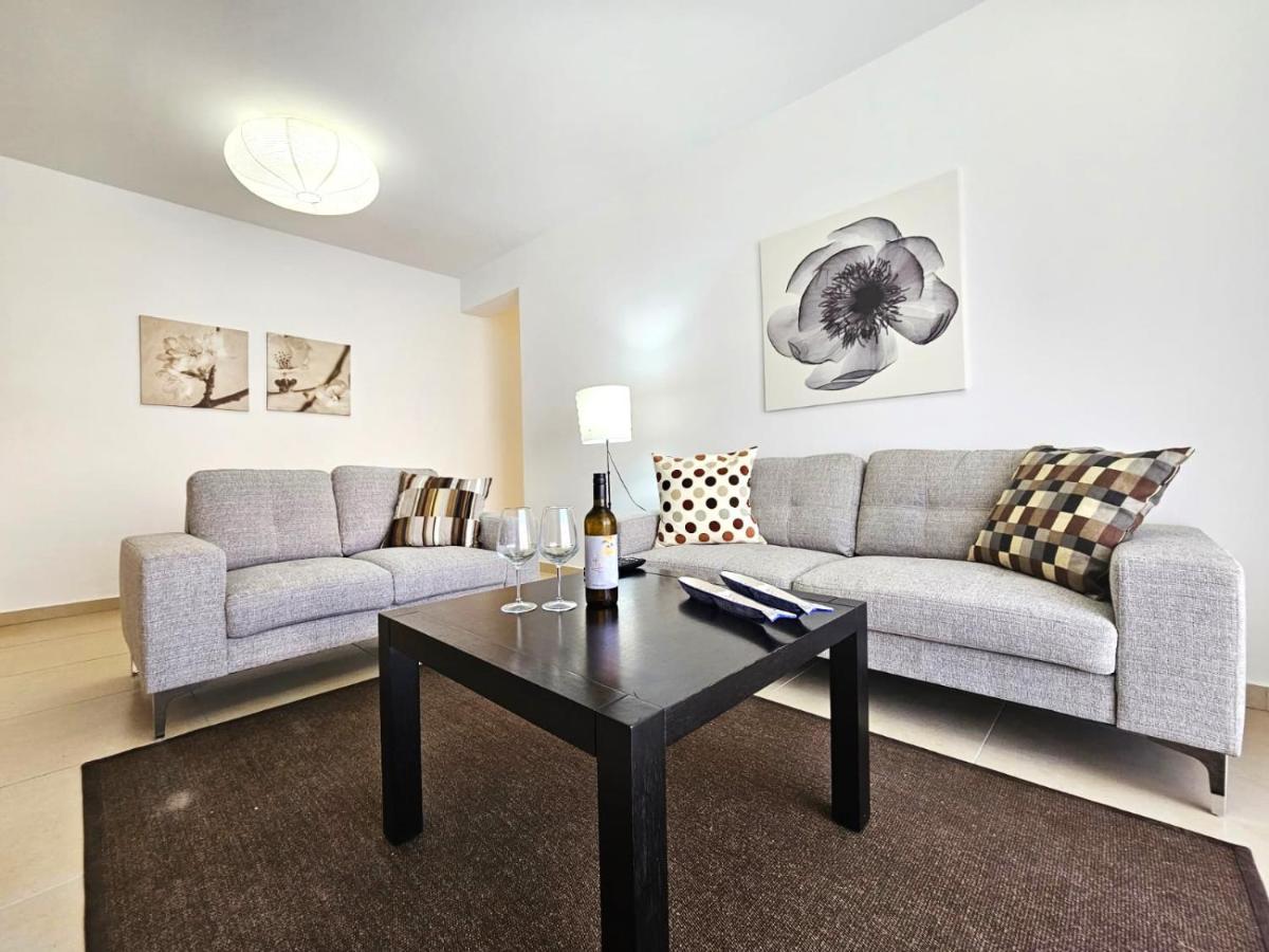 Elysia Park Apartments Пафос Екстер'єр фото