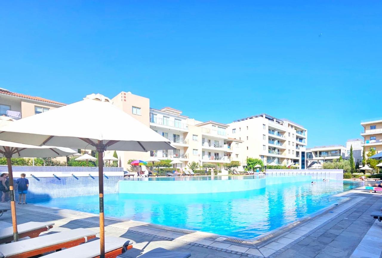 Elysia Park Apartments Пафос Екстер'єр фото