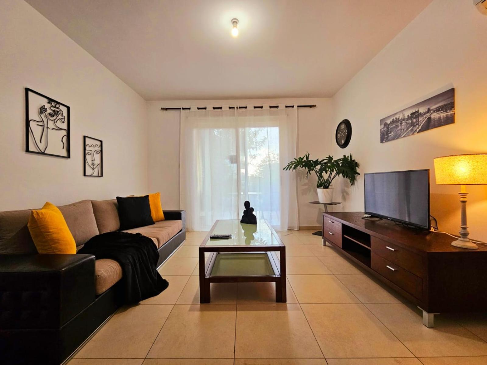 Elysia Park Apartments Пафос Екстер'єр фото
