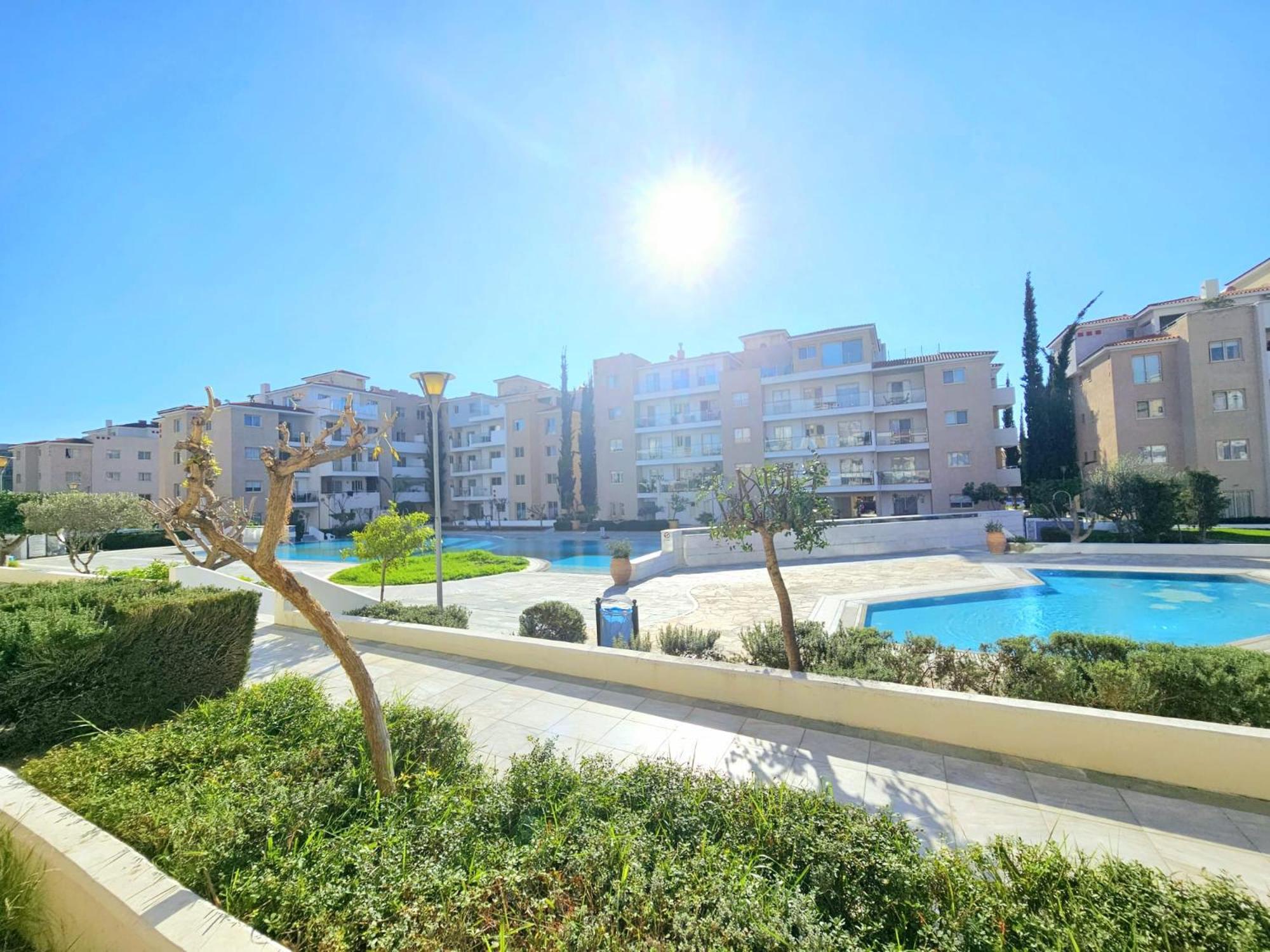 Elysia Park Apartments Пафос Екстер'єр фото