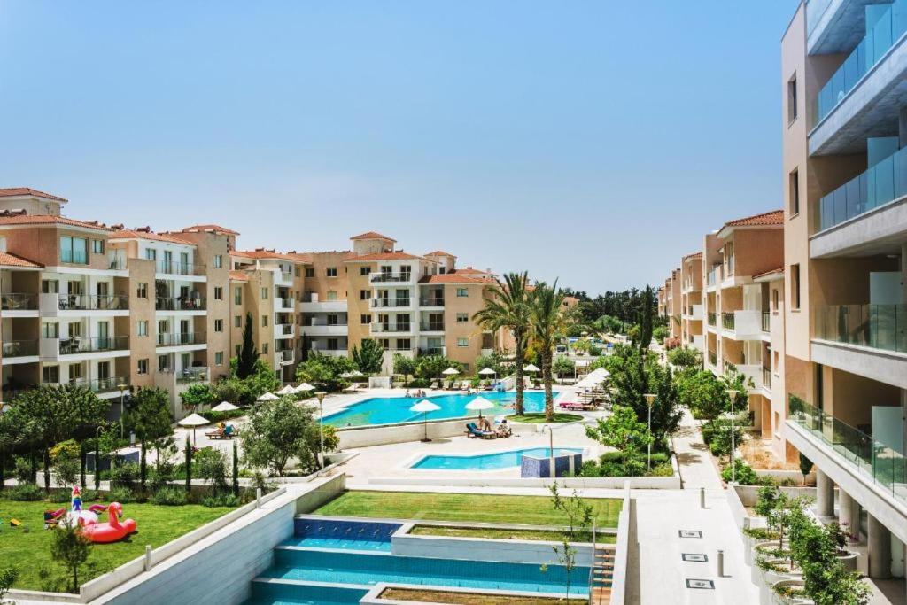 Elysia Park Apartments Пафос Екстер'єр фото
