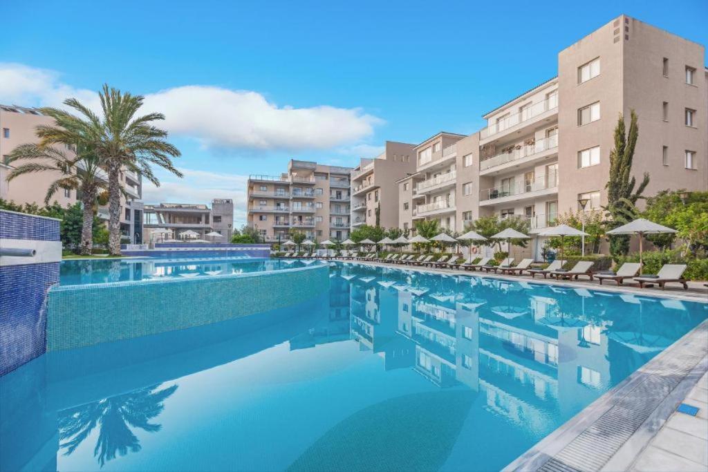 Elysia Park Apartments Пафос Екстер'єр фото
